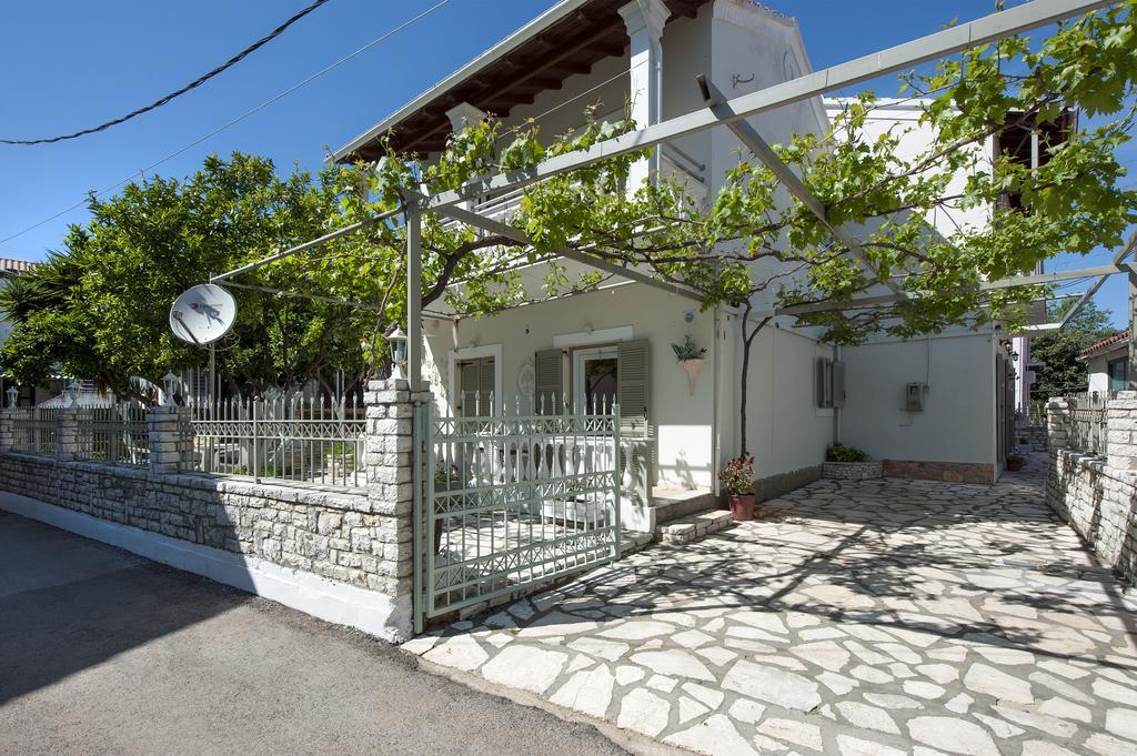 Apartamento The Orange Garden Kassiopi Exterior foto
