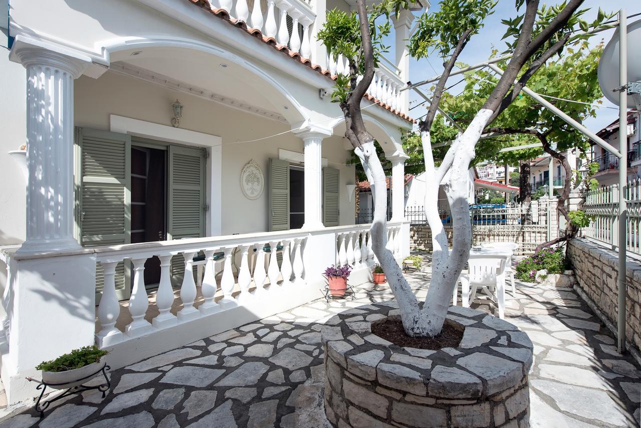 Apartamento The Orange Garden Kassiopi Exterior foto